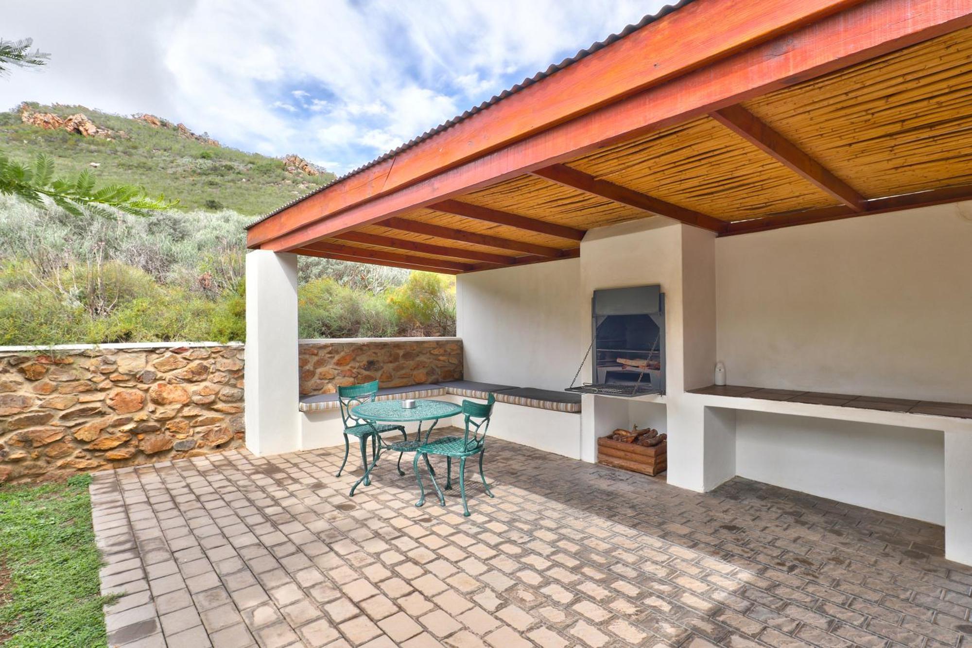 Orange Grove Villa Robertson Exterior photo