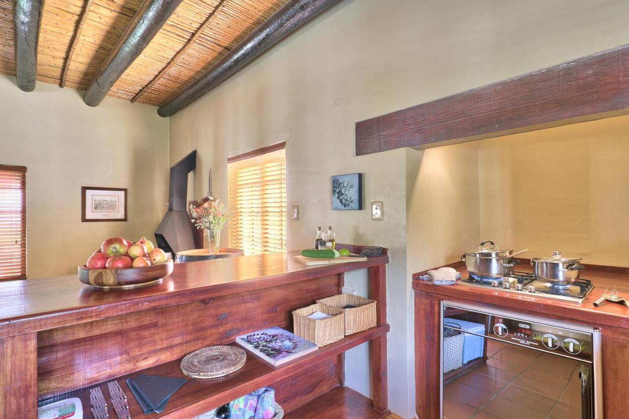 Orange Grove Villa Robertson Exterior photo